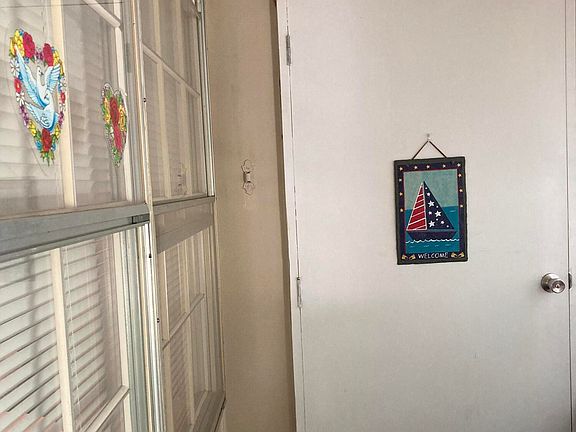 4th image of 110E Edinburgh Lane
