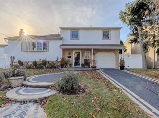 3042 Susan Rd, Bellmore, NY 11710