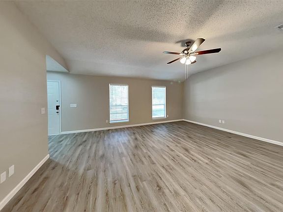 3rd image of 18050 Brooknoll Dr