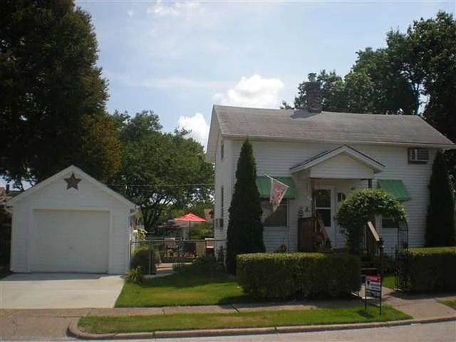 2719 Carey Ave photo 1