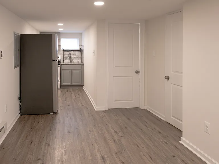 649 Alcott St #1B — Photo 3