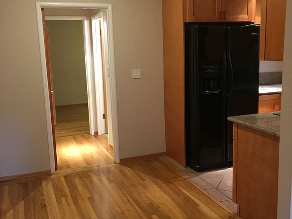 3rd image of 546 Hawthorne Ave