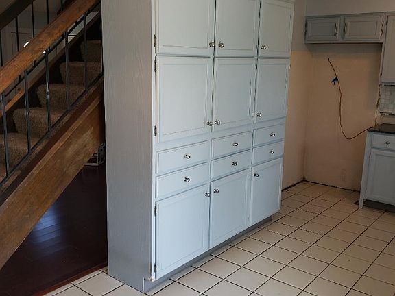 3rd image of 1866 Ashwood Ln