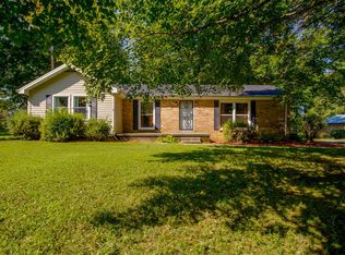 214 Honey Trl, Chapmansboro, TN 37035