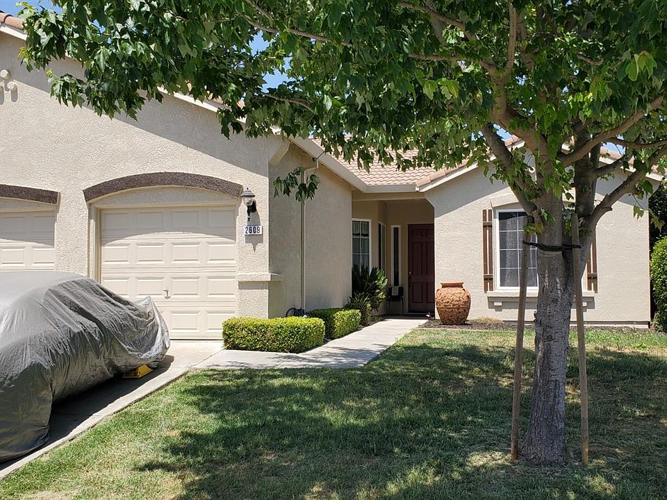 2nd image of 2609 Crestmore Cir