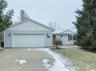 5030 E Queenwood Rd, Groveland, IL 61535