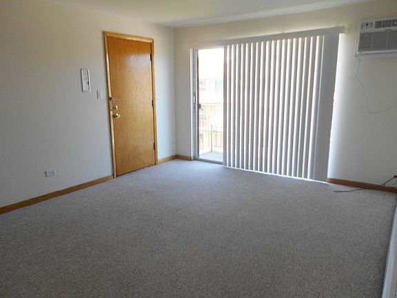 3rd image of 5127 W 79th St APT 3S