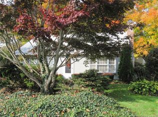 6 Aylesbury Cir, Madison, CT 06443