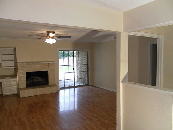 4th image of 13611 Rolling Hills Ln