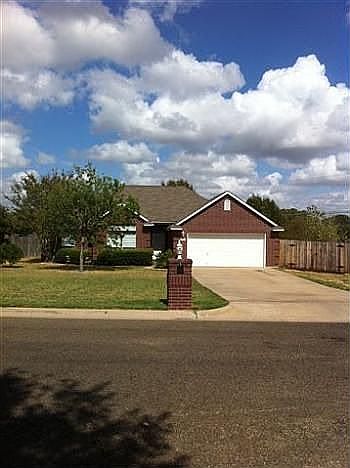 1st image of 3005 Oaklawn Dr