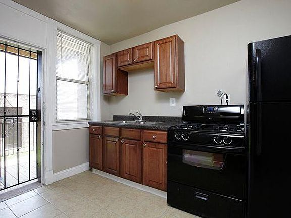 4th image of 11137 S Longwood Dr