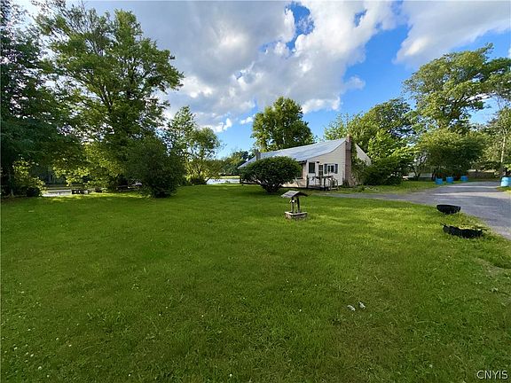 2nd image of 1070 Lynch Rd