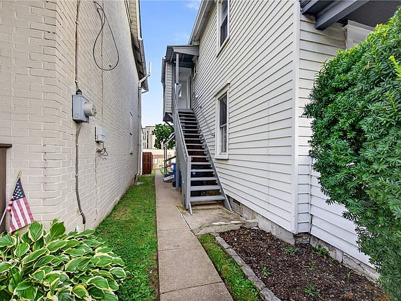 4th image of 224 Boden Ave