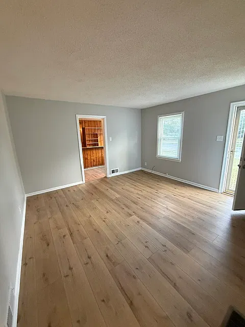 2 bed, 882 sqft, $900 — Photo 3