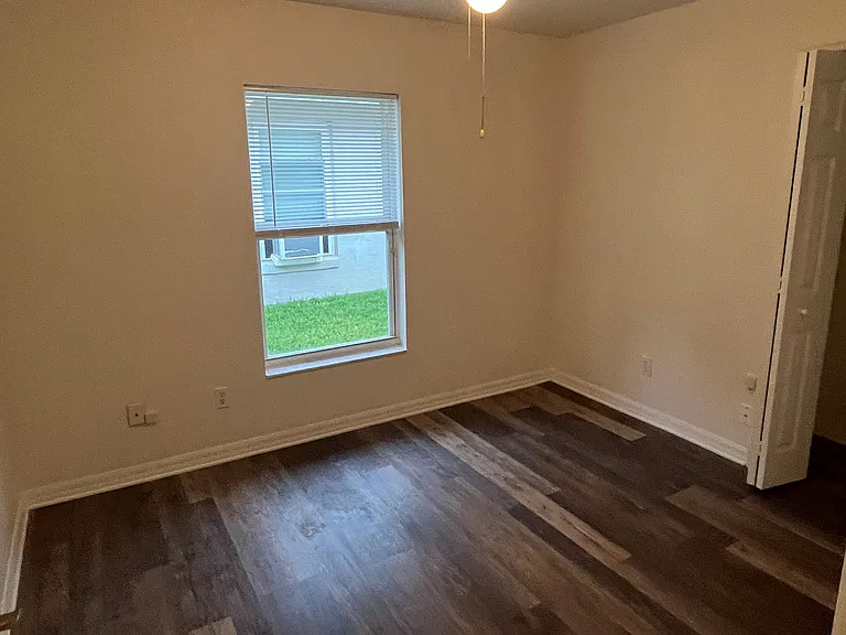 1321 Wayne Ave — Photo 13