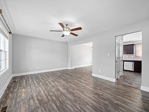 4th image of 506 Medallion Cir