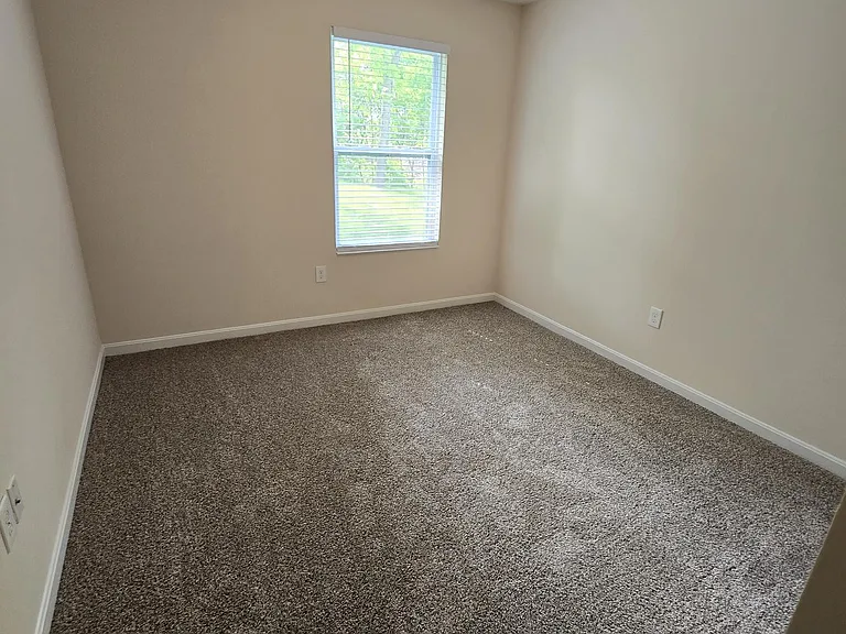 384 Rocky Pointe Ct — Photo 8