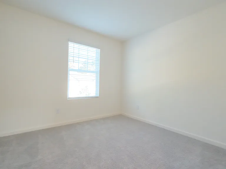 2071 Emerson — Photo 8
