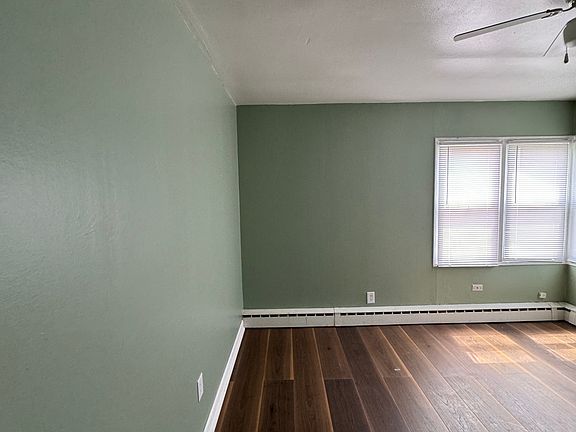 2nd image of 610 Woodlawn Ave
