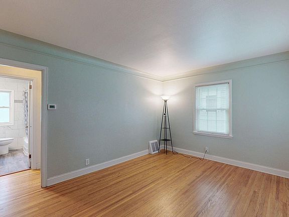 3rd image of 5553 42nd Ave S