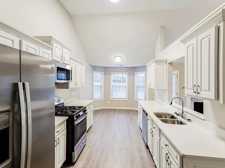 615 Waltman Point Pl — Photo 7