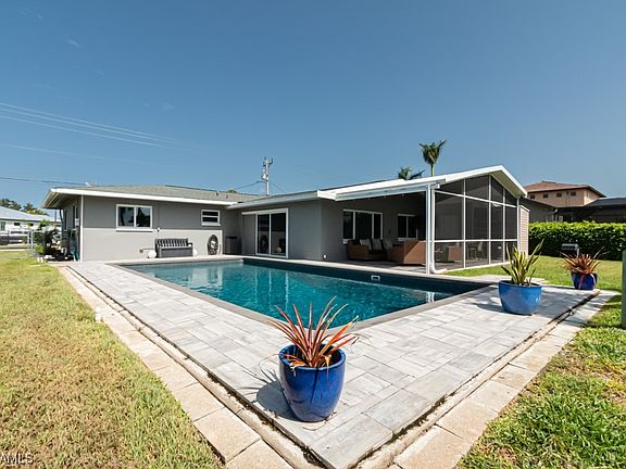 4th image of 4915 Pelican Blvd
