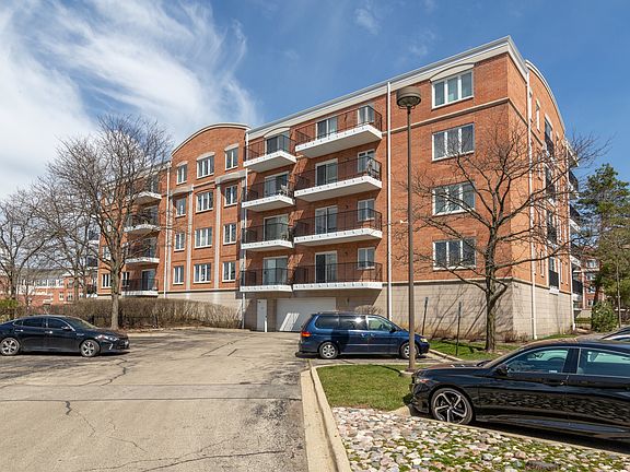 4th image of 451 Town Place Cir APT 410