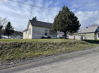 308 W 4th St, Wallowa, OR 97885