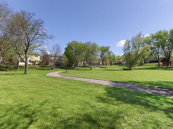 5th image of 824 Edenwood Dr