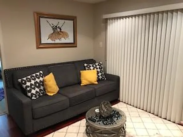 3308 Wyndham Cir, Alexandria, VA