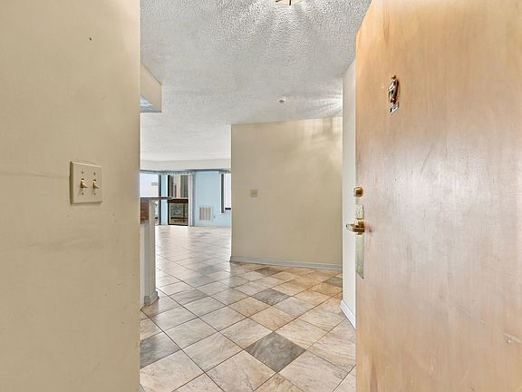 2nd image of 400 20th Ave. N #604