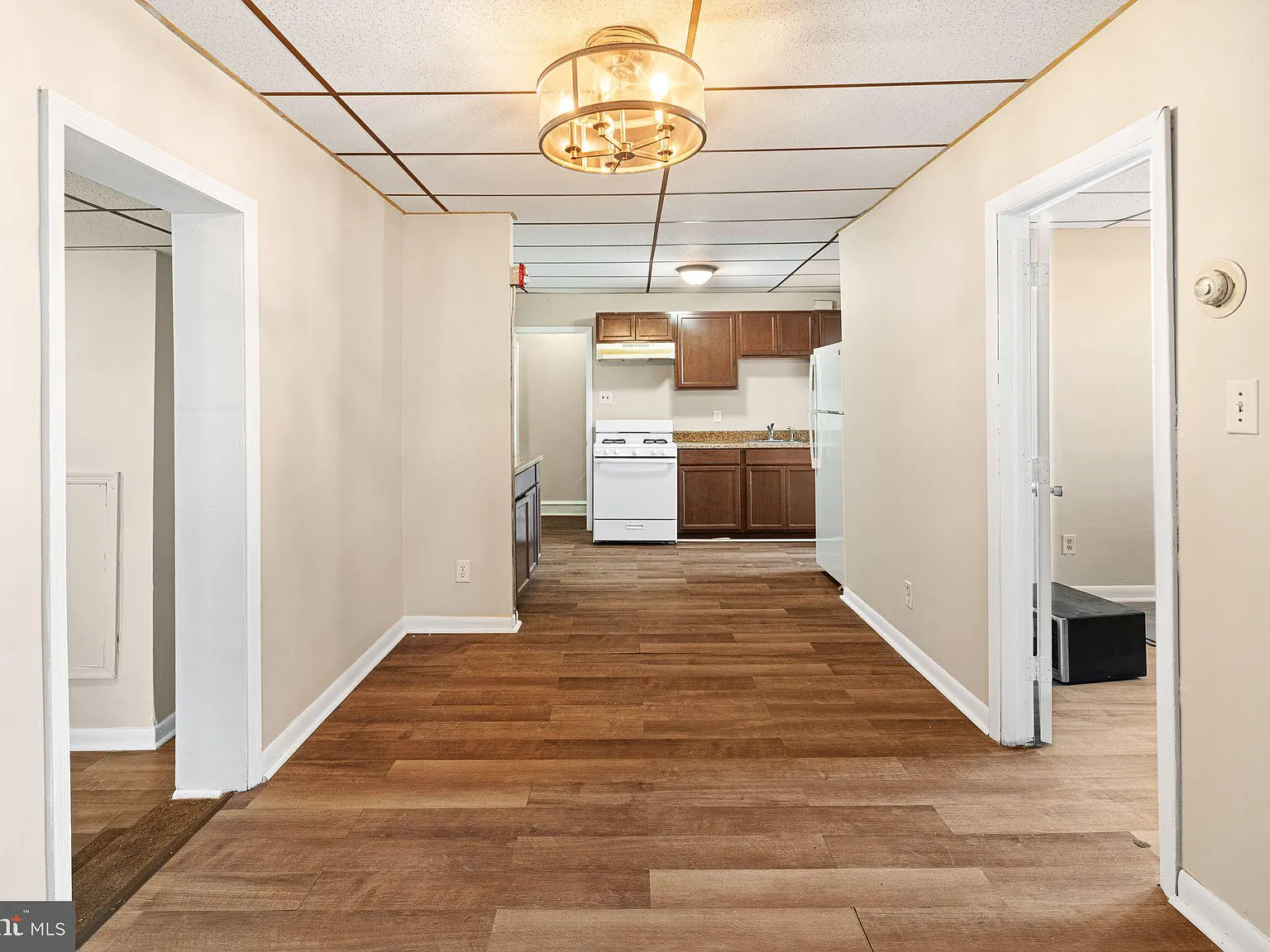 3 bed, $1,900 — Photo 3