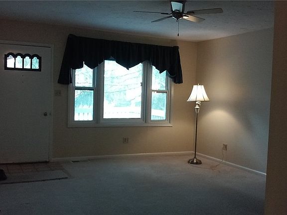 3rd image of 9879 Fremont Dr