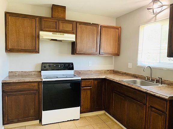 2nd image of 1551 Valle Vista Ave