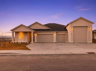 867 Thebes St, West Richland, WA