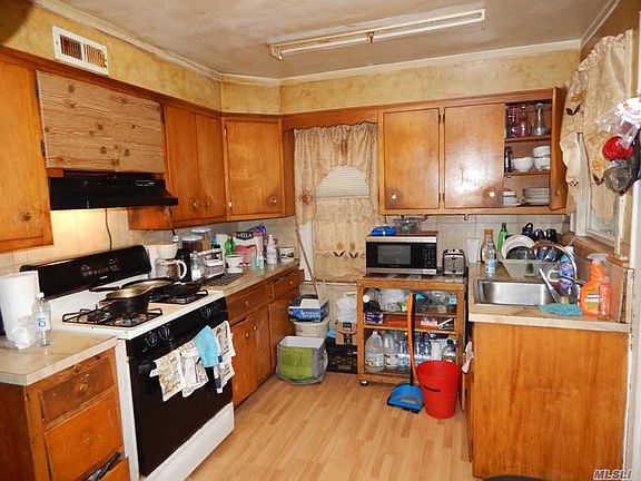5th image of 187-06 Williamson Ave