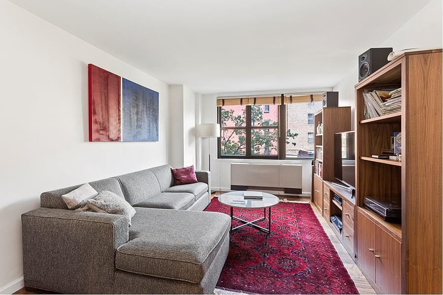 1st image of 130 E 18th St APT 4X