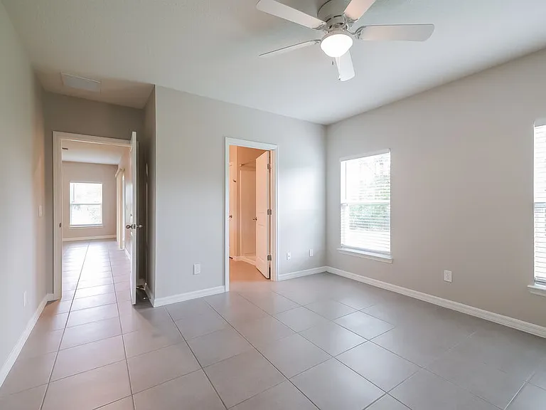 1201 Croydon Cir — Photo 9