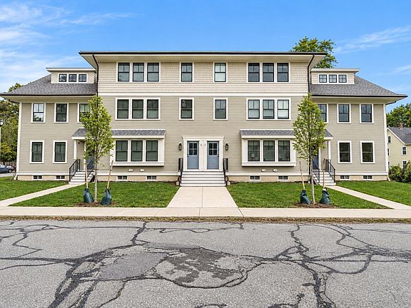 3rd image of 1 Broadway Ave APT 4