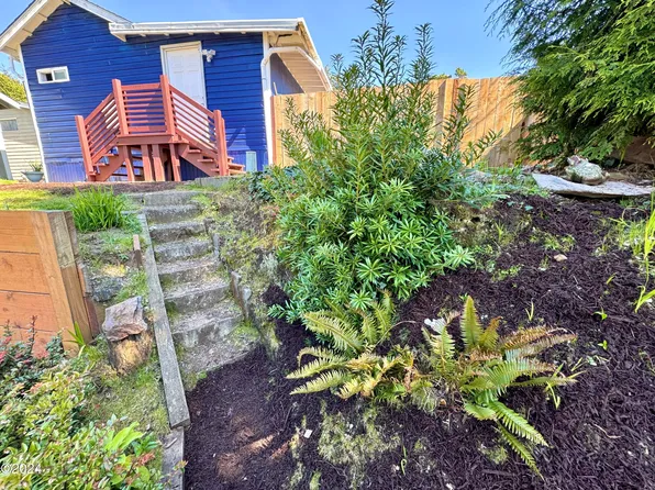 3360 N Highway 101 Unit 5, Depoe Bay, OR 97341