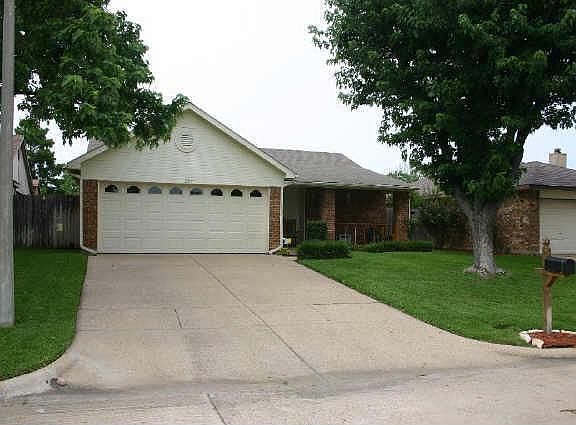 2nd image of 235 Lantana Dr