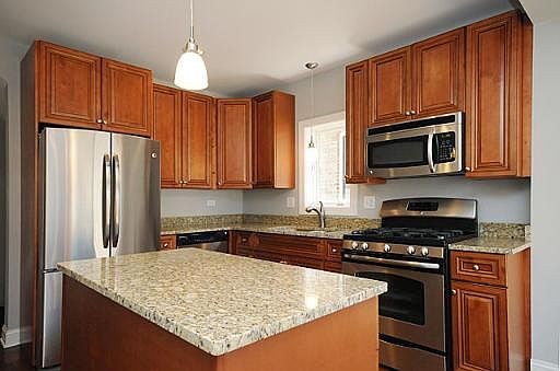 4th image of 2942 N Melvina Ave