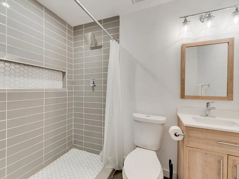 11828 Oberlin Dr — Photo 24