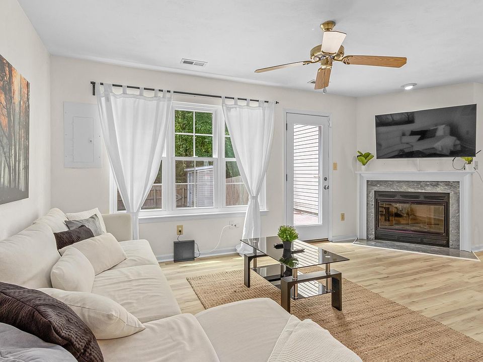 1st image of 1938 Cranborne Ct