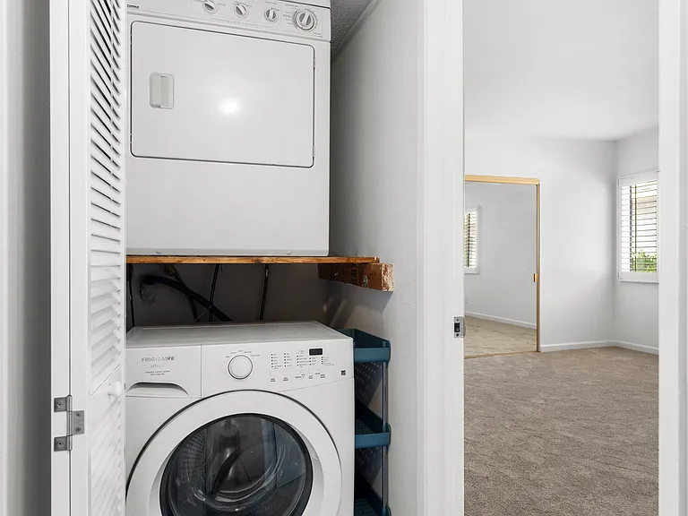 11100 Acama St #13 — Photo 13