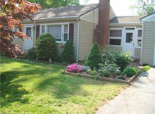 23 Oak Ridge Rd, Branford, CT 06405