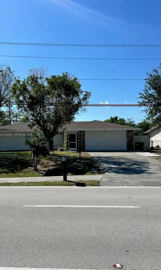 3 bed, 3.0 bath, $1,900 — Photo 1