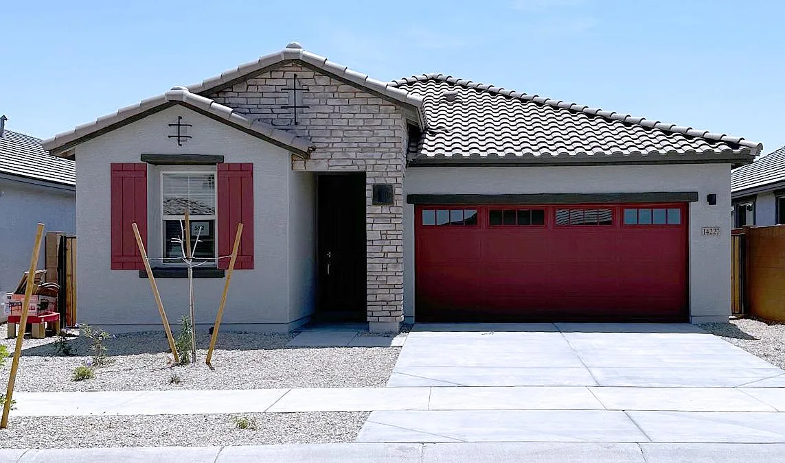 4 bed, 1800 sqft, $1,899 — Photo 1
