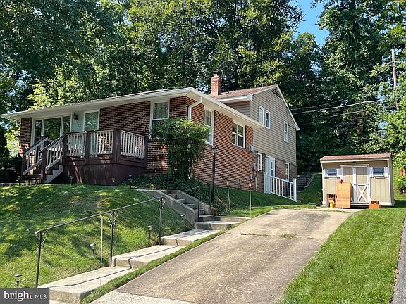 2nd image of 212 Elpin Dr W