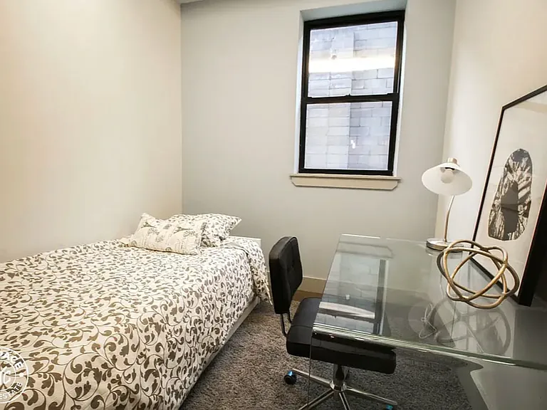 102 Scholes St #3B — Photo 11